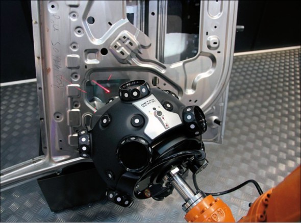 Robotizované pracoviště MetraScan 3D-R nachází uplatnění zejména v automobilovém a leteckém průmyslu, včetně dalších oborů, jež navazují na tato odvětví.