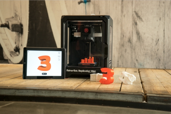MakerBot PrintShop 1.4 spustí tisk na dálku pomocí iPadu. Foto: MakerBot