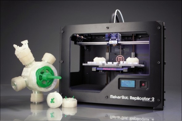 MakerBot Replicator 2 je zařízení prověřené mnoha tisíci uživateli, což z něho v kombinaci s cenou pod sedmdesát tisíc včetně daně dělá velmi zajímavou 3D tiskárnu.