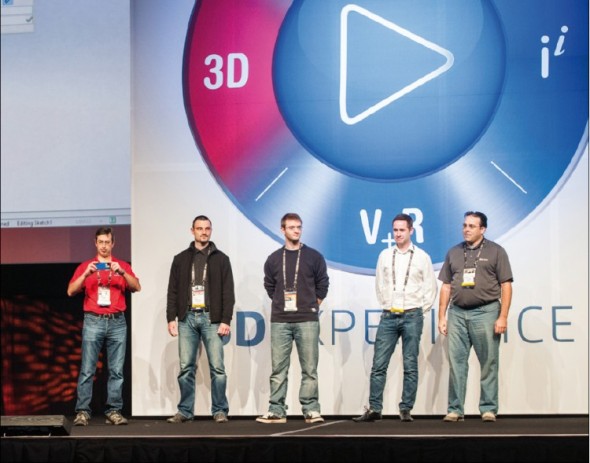 Letošní soutěž ve 3D modelování našla jednoho vítěze taky na Slovensku. Stal se jím Radoslav Zavřel (druhý zleva) z firmy Schier Technik Slovakia.