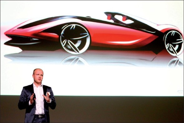 Designér Braňo Maukš letos prezentoval koncept automobilu Sergio na konferenci AutoDesign Prague.