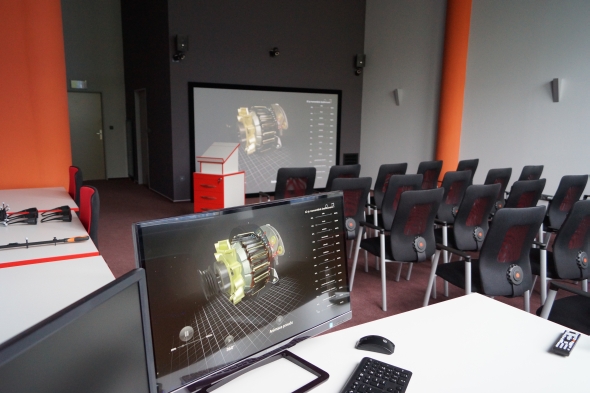 Virtuální laboratoř rozšíří studentům představivost o probírané látce. Foto: Jiří Pánek