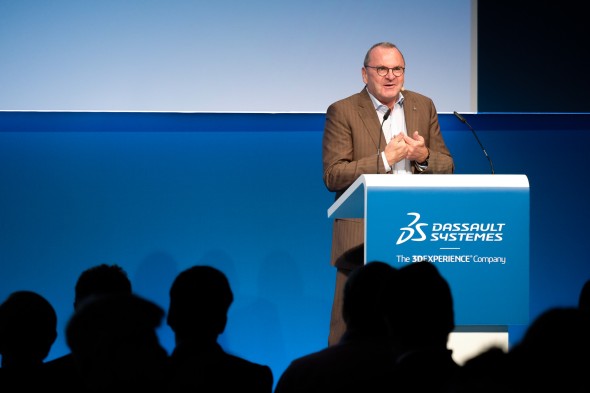 Odborné fórum zahájil Adreas Barth, výkonný ředitel společnosti Dassault Systèmes