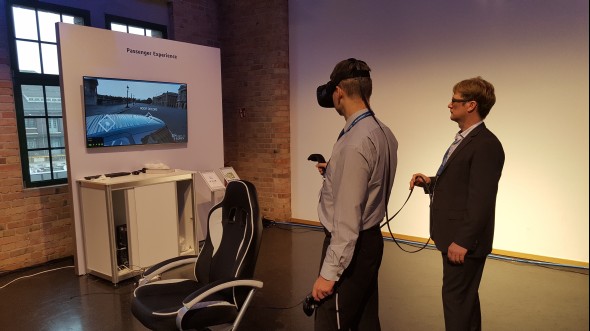 Virtuální realitu s brýlemi Vive od HTC si již mohli vyzkoušet i účastníci konference 3D Experience Forum 2016, která se uskutečnila v Berlíně v loni na podzim. Foto: Michael Damböck