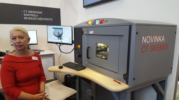 DeskTom pro digitální radioskopii a 3D CT skenování představila Věra Fišerová ze společnosti SolidVision na Mezinárodním strojírenském veletrhu 2016 v Brně